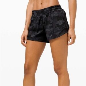 Lululemon Hotty Hot Shorts 4” Lined Black Camo, size 12, EUC!